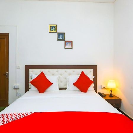 Oyo 62702 Golden Home Stay New Delhi Exterior photo